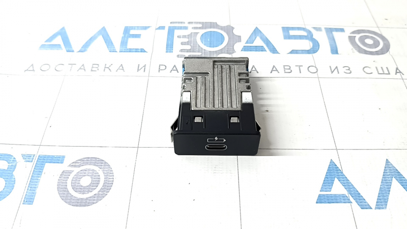 USB Hub BMW X7 G07 19-23 Single