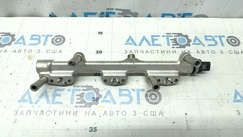 Топливная рейка передняя BMW X7 G07 19-26 3.0T с датчиком