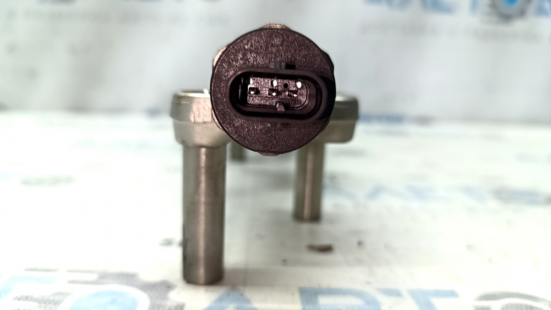 Топливная рейка передняя BMW X7 G07 19-26 3.0T с датчиком