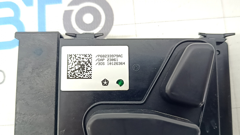Управление водительским сиденьем Jeep Compass 17-26