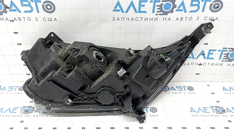 Фара передняя правая Honda CRV 17-22 галоген, без креплений молдинга, потерта