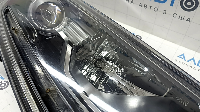 Фара передняя правая Honda CRV 17-22 галоген, без креплений молдинга, потерта