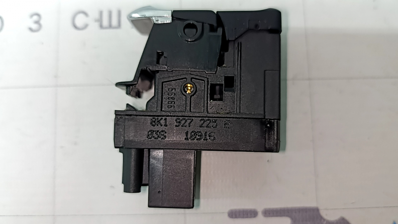 Кнопка паркинга Audi Q5 8R 09-17