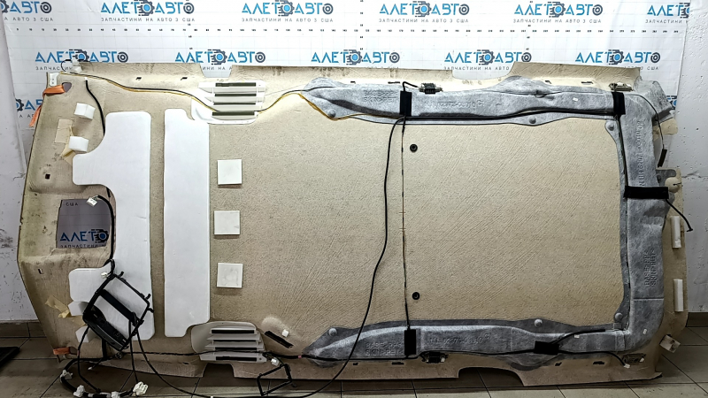 Обшивка потолка Toyota Sienna 11-12 бежевая без люка, под химчистку, надломы