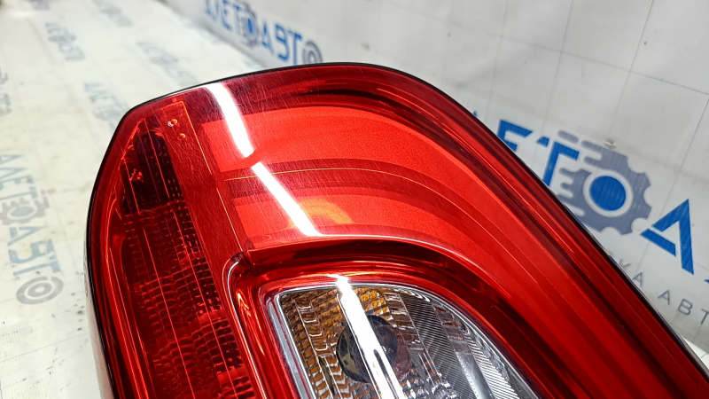 Фонарь внешний крыло правый Honda Accord 18-20 hybrid, царапины