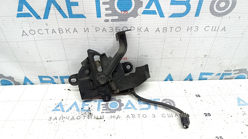 Замок капота Toyota Camry v40 под датчик