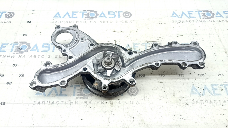 Помпа водяная Toyota Camry v40 3.5 с шкивом
