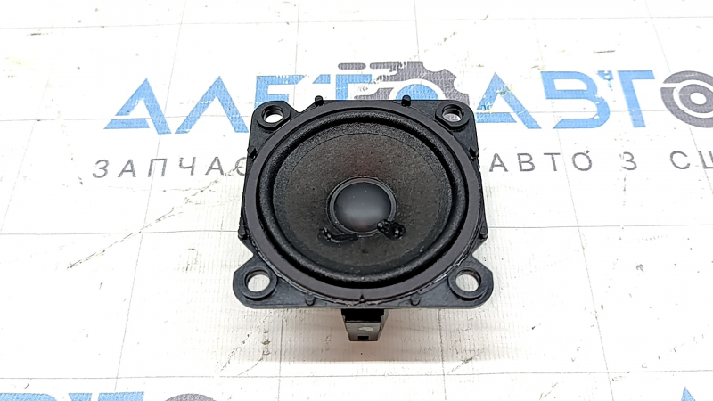 Пищалка передней стойки левая Mitsubishi Outlander 22-26 Bose