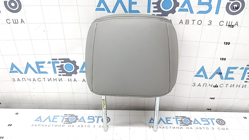 Подголовник передний правый Toyota Camry v40 кожа серый
