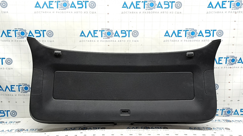 Обшивка двери багажника VW Tiguan 09-18 черн, царапины