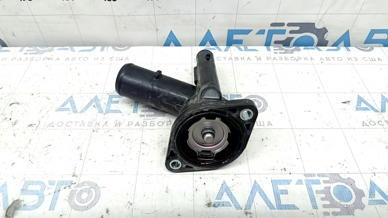 Крышка корпуса термостата Toyota Sienna 21-26 с датчиком
