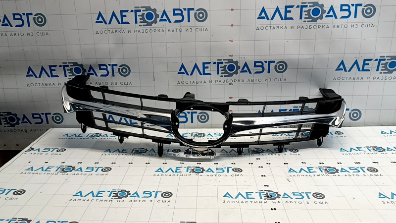 Решетка радиатора grill Toyota Camry v55 15-17 usa LE с эмблемой