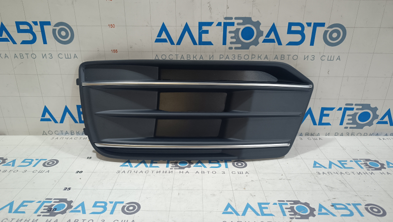 Решетка переднего бампера левая Audi Q5 80A 18-20 с хромом