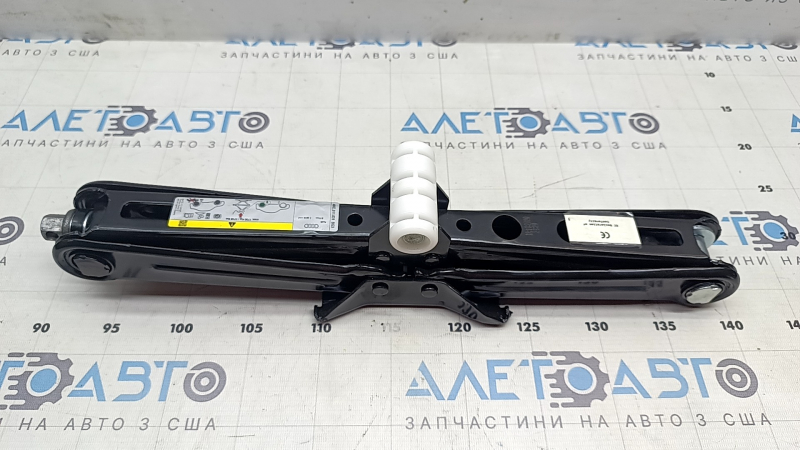 Домкрат Audi E-Tron 19-23