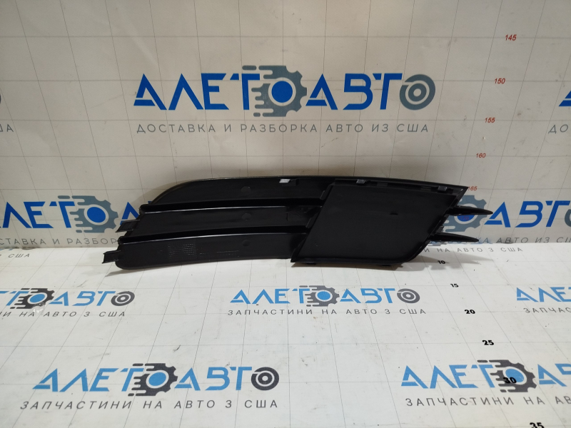 Решетка переднего бампера левая Audi A6 C7 12-15