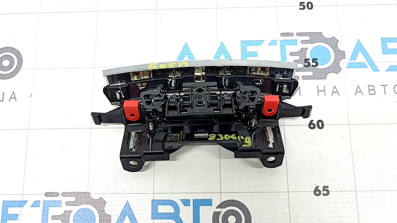 Замок подлокотника центральной консоли BMW X5 G05 19-26 хром, царапины