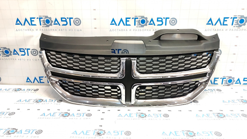 Решетка радиатора grill Dodge Journey 11-20 хром без эмблемы, трещина