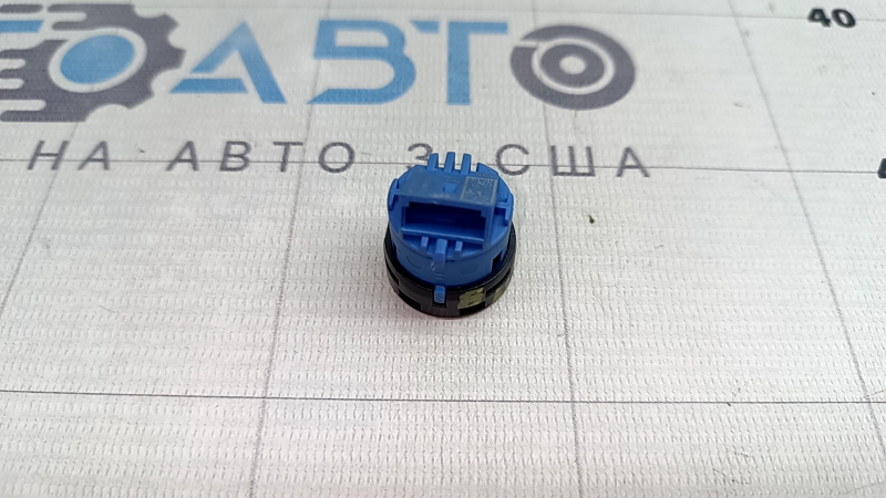 Микрофон плафона освещения правый Audi E-Tron 19-23