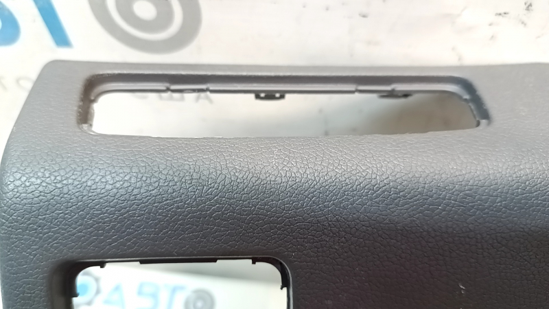 Накладка колени водителя Hyundai Sonata 11-15 серая, царапины