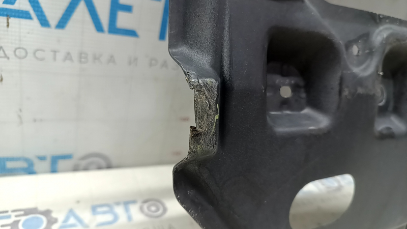 Защита двигателя центральная Toyota Prius V 12-17 надрывы, потерта