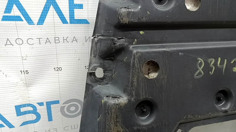 Защита двигателя центральная Toyota Prius V 12-17 надрывы, потерта
