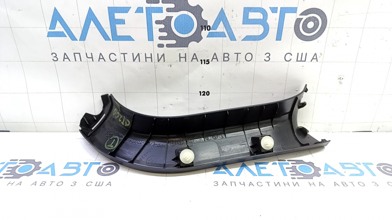 Обшивка двери багажника левая Lexus CT200h 11-17