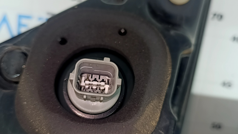 Фонарь внутренний дверь багажника центральный Hyundai Tucson 22-26 LED под камеру