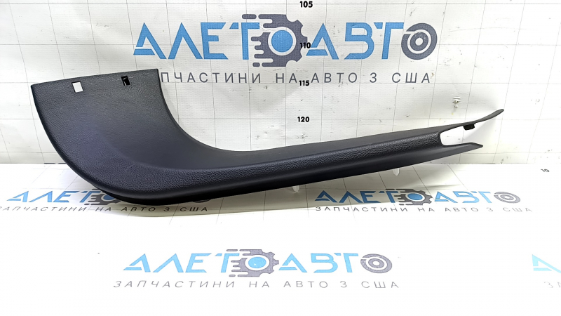 Обшивка двери багажника правая Ford Edge 15-24 черная, царапина