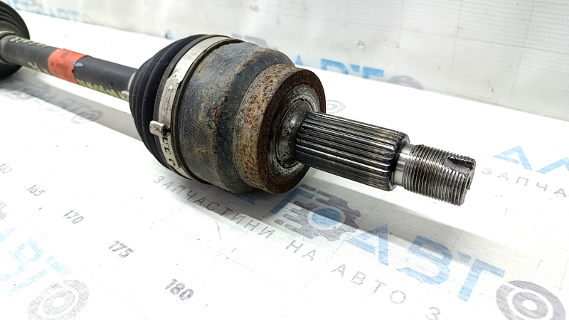 Привод полуось передняя левая Hyundai Tucson 22-26 1.6T HEV Korea, ржавый
