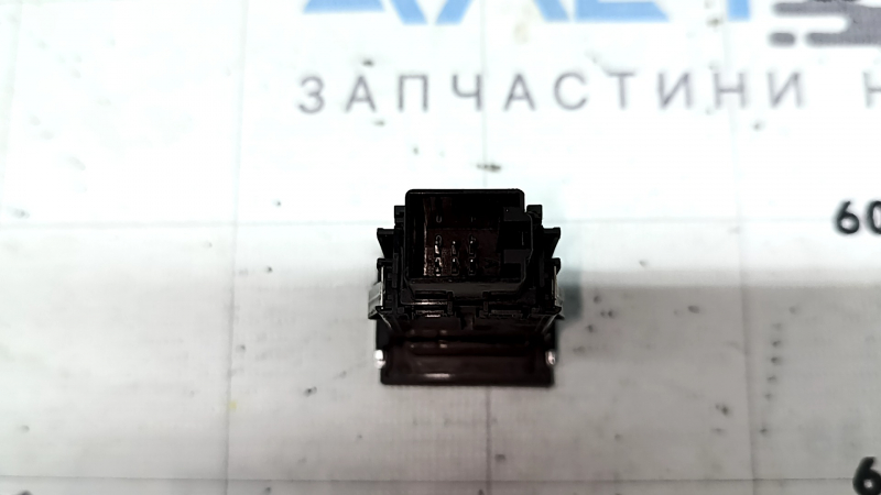 Кнопка отключения стабилизации VW Tiguan 18-24