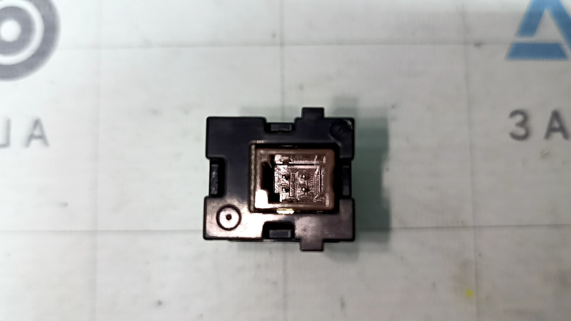 USB Hub центральной консоли Toyota Rav4 19-25