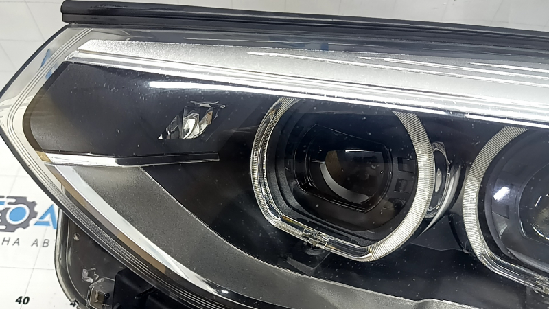 Фара передняя левая в сборе BMW X3 G01 18-21 галоген+LED, с креплением