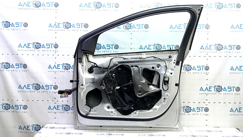 Дверь в сборе передняя правая Chevrolet Volt 16- keyless, серебро WA636R