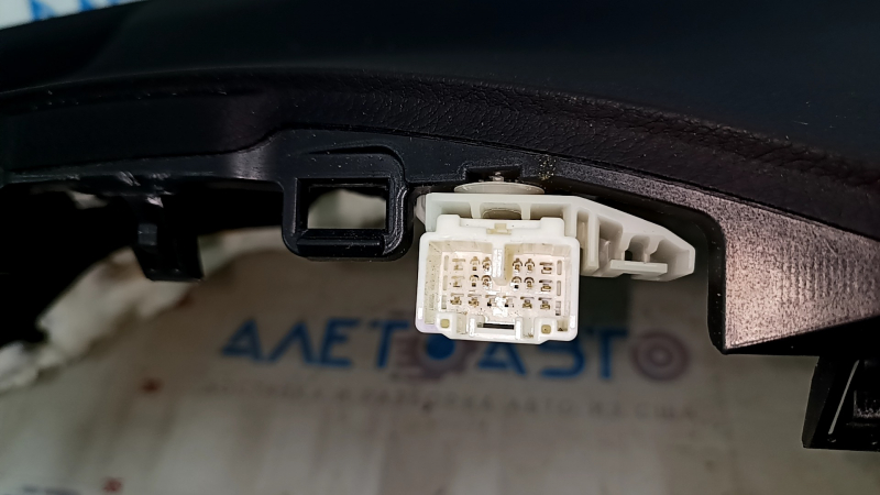Торпедо передняя панель с AIRBAG Lexus CT200h 11-13 черная, царапина