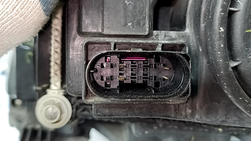 Far dreapta față complet Mercedes W167 GLE 350 450 20-23 LED cu garnitură, nisip