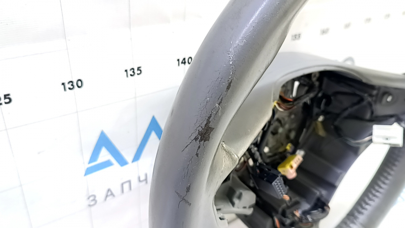 Руль голый Chevrolet Volt 16- кожа, серый, без кнопок, с лепестками, подогрев, потерт