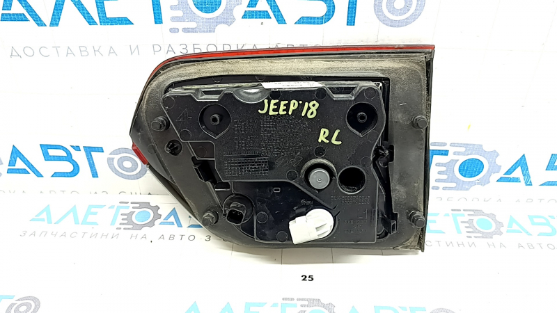 Stop interior portbagaj stânga Jeep Grand Cherokee WK2 14-22 cromat, zgârieturi
