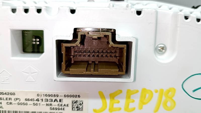 Щиток приборов Jeep Grand Cherokee WK2 19-20 110к, царапины