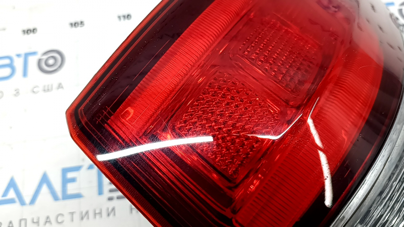 Фонарь внешний крыло правый Jeep Grand Cherokee WK2 20-22 хром, царапины