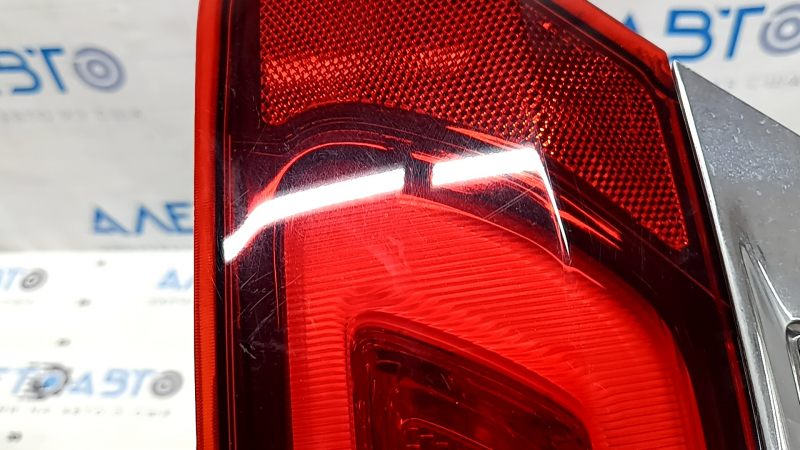 Фонарь внешний крыло правый Jeep Grand Cherokee WK2 20-22 хром, царапины