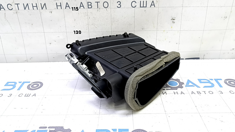Дефлектор воздуховода торпеды центральный левый Jeep Cherokee KL 15-23
