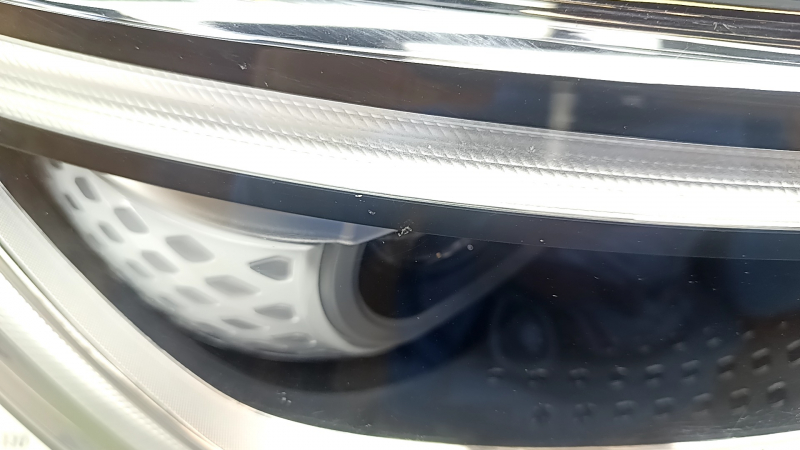 Фара передняя правая в сборе Volkswagen ID.4 21-22 LED с matrix beam, песок, сломано крепление