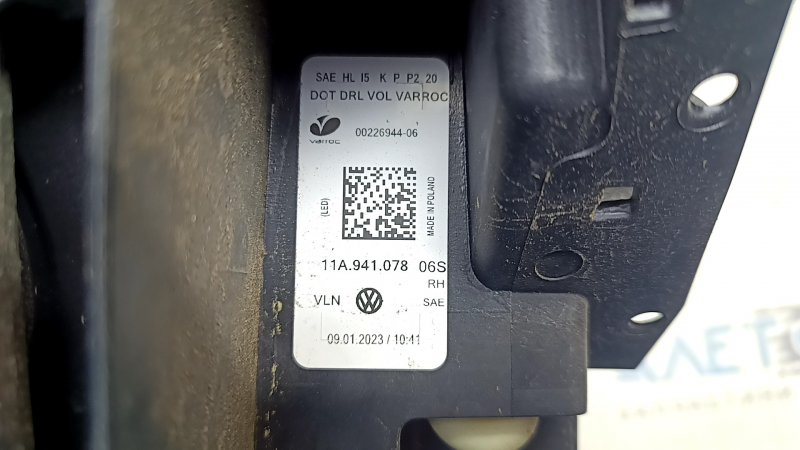 Фара передняя правая в сборе Volkswagen ID.4 21-22 LED с matrix beam, песок, сломано крепление
