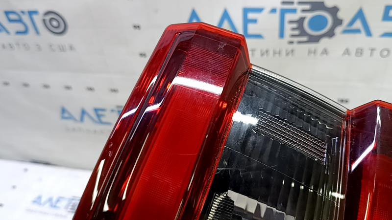 Фонарь внешний крыло правый Nissan Rogue Sport 20-22 царапины