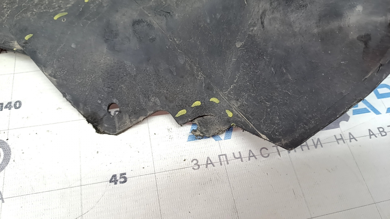 Губа переднего бампера Kia Niro 17-19 HEV, PHEV структура, царапины, примята, сломано крепление