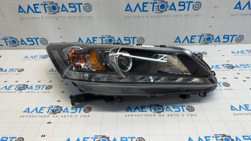 Фара передняя правая Honda Accord 13-15 галоген