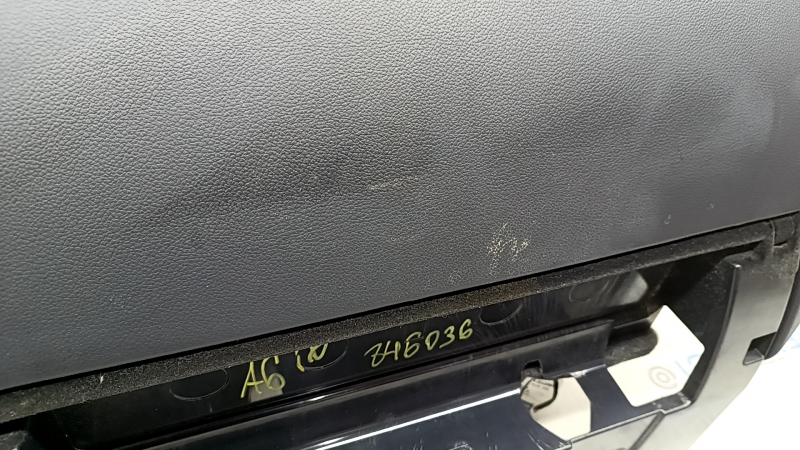 Перчаточный ящик, бардачок в сборе Audi A6 C7 16-18 рест, черный, царапины, под чистку