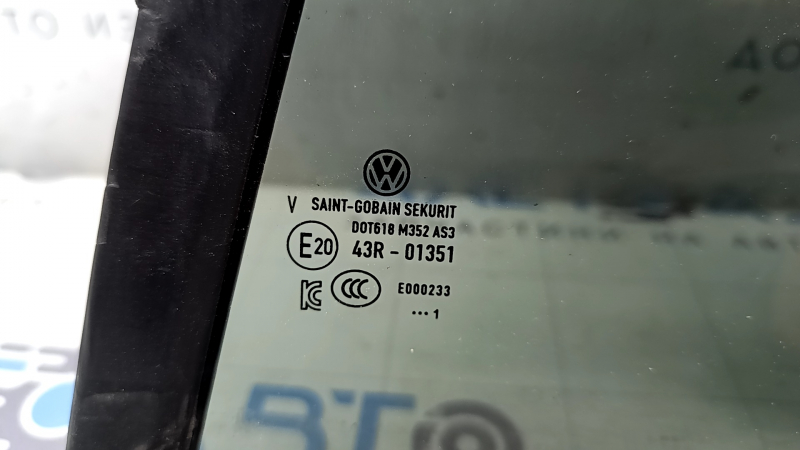 Стекло двери треугольник с уплотнителем заднее левое Volkswagen ID.4 21-26 тонировка, отсутствует элемент