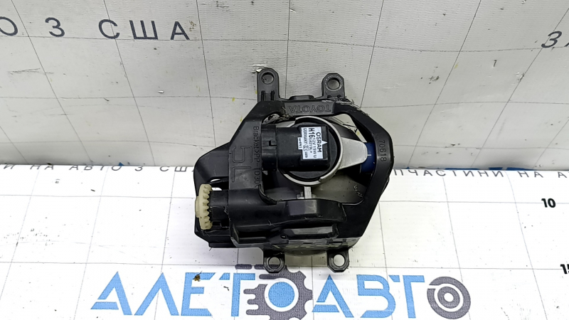 Противотуманная фара птф левая Toyota Prius V 15-17 песок