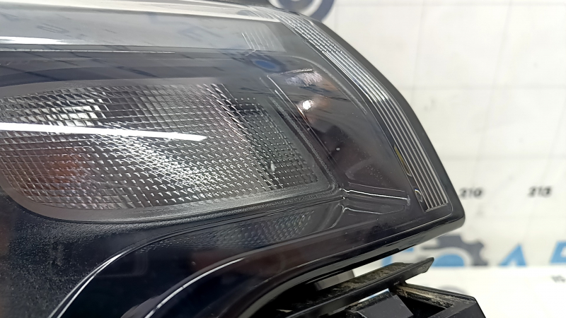 Фара передняя правая в сборе Jeep Compass 22-26 галоген + LED с креплением